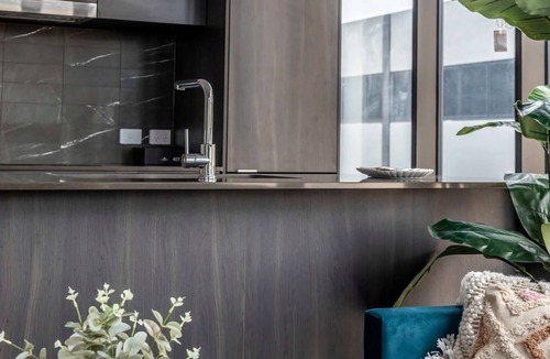 Phillip Apartment | Modern City Escape Phillip ACT