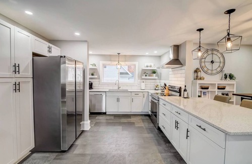Huron House | Modern Coast Retreat - pool & walk to the beach