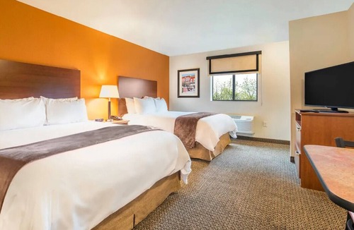 Buena Hotel | Modern Room w/Kitchen & Blackout Curtains – Designed for Great Sleep