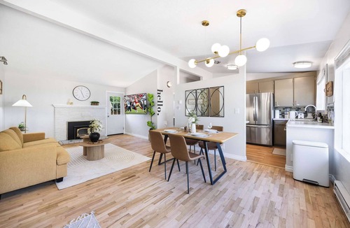 Shoreline House | Modern Single-Level 2BR | Easy Access & Office
