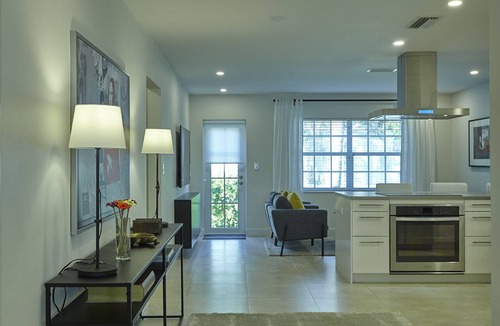 Deerfield Beach Apartment | Modern & Spacious Luxury Apartment – Steps to the Beach