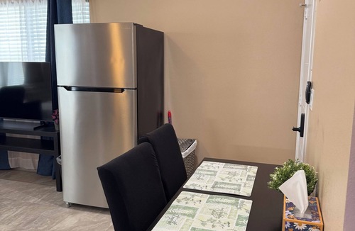 La Sierra Hills Apartment | Modern Studio w/King Bed, Workspace, Kitchenette
