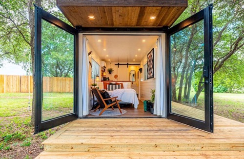 Waco House | Moss Oak - Container Home Near Magnolia and Baylor
