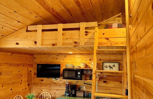 Hill City Hotel | Mountain View Lodge & Cabins