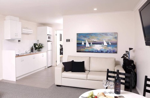 Swan Hill Hotel | Murray Downs Resort