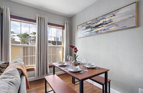 MacGregor Apartment | Museums Med Center Flat Games WiFi Fire Pit BBQ