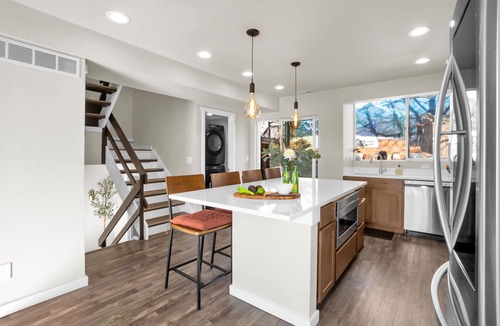 Whittier House | NEW Central 2BR/2.5BA w/Sauna, Walk to Pearl St