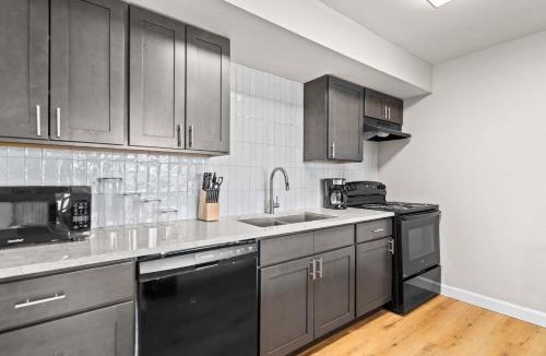 Springfield Apartment | Newly Renovated Unit in Central Spfld #302