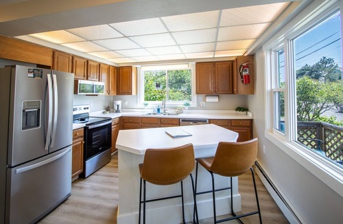 Park Point House | North Coast Beach Access Cottage | Near Canal Park