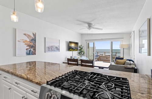 Capistrano Beach House | Ocean Front! Private beach, toes on the Sand!