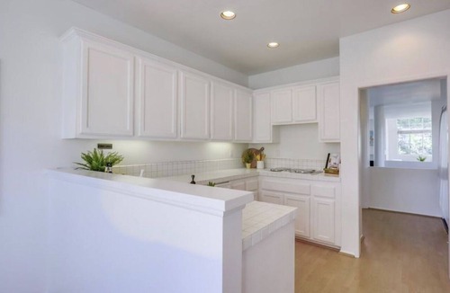 Del Obispo House | Ocean View 2BD/2BA Townhome with Air Conditioning, 2 Car Garage, Beach Gear