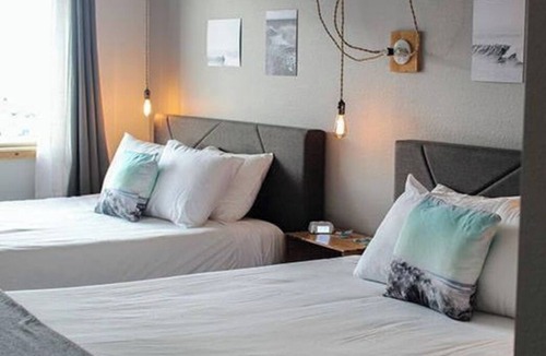 Long Beach Hotel | Oceanfront Accommodations! Indoor Pool and Sauna, Pets Allowed, Free Parking!