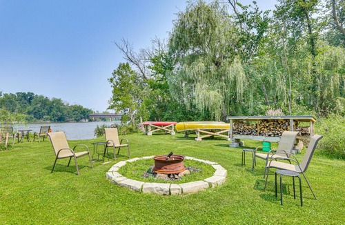 Jefferson House | On-Site Trails: Rock River Retreat in Jefferson!