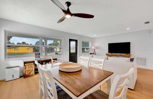 Spring Hill House | Oyster House Waterfront 3b2b Kayaks BBQ Games