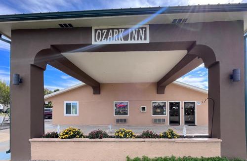 Mena Hotel | Ozark Inn