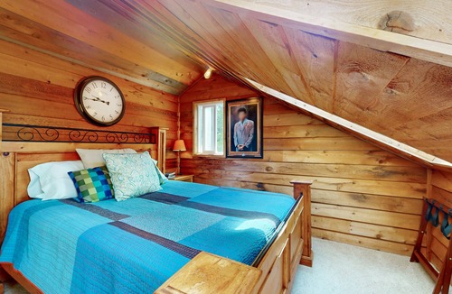 Oak Harbor House | Panoramic waterview home with sauna, high end furnishings and fireplace