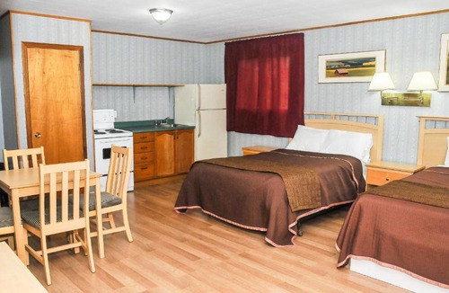 Otonabee-South Monaghan Hotel | Park Side Motel