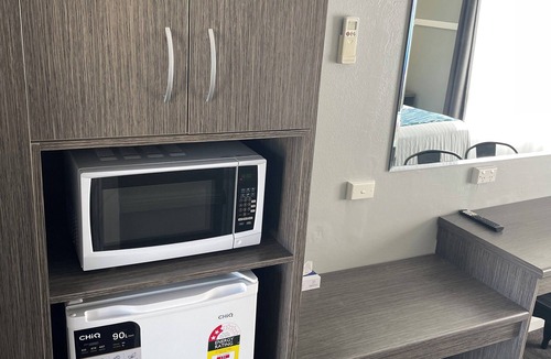 Queanbeyan Hotel | Parkway Motel