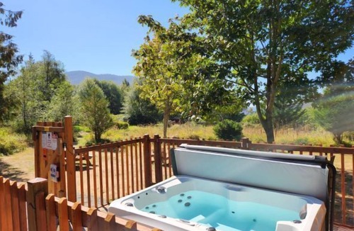 Eastsound Cabin | Partial View Cabin w/Hot Tub - 2 min walk to west-facing beach!