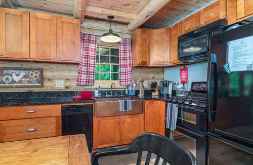 Townshend House | Peaceful 3-BR Cabin 40-Min to Stratton