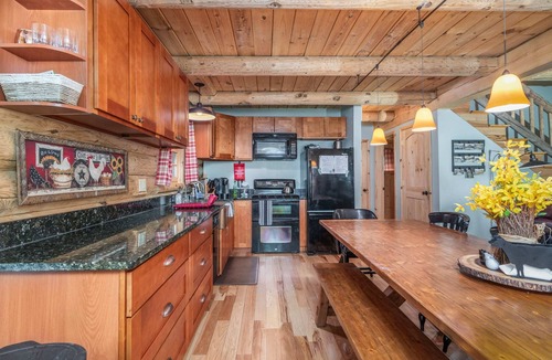 Townshend House | Peaceful 3-BR Cabin 40-Min to Stratton