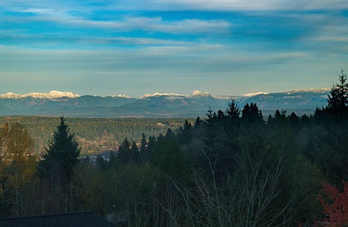 Cougar Mountain House | Peaceful Bellevue Oasis with Panoramic Lake & Mountain Views