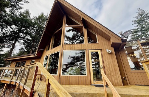 Olga House | Peaceful Forest Retreat w/Water Views & Stove