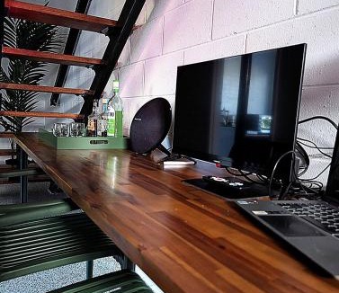 Upper Mount Gravatt House | Peaceful, Modern, LowToxic, Bfast included