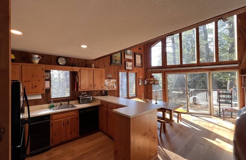 West Hartford House | Peaceful & Private 6-Bedroom Retreat in Scenic Quechee, Vermont