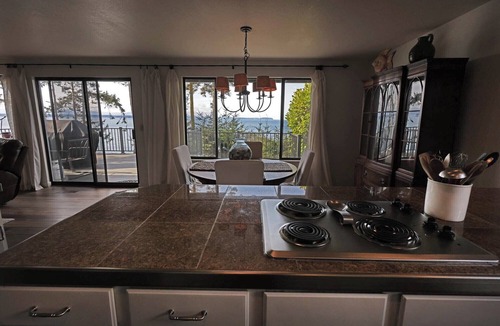 Coupeville House | Peaceful Waterfront Retreat - Private Deck and Sunset Views