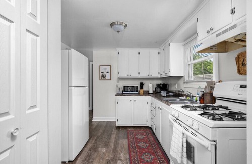 Silvis House | Pet Friendly & Spacious 3BR + Garage in Silvis