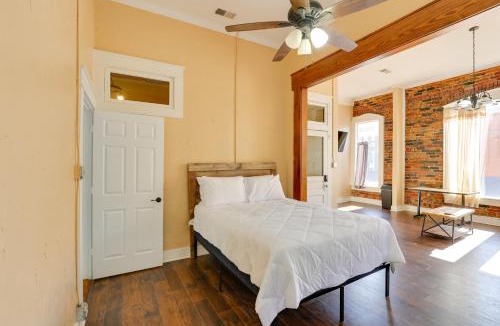 Marshall Apartment | Pet-Friendly Studio in Historic Dtwn Marshall!