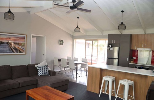 Anglesea House | Pool, Golf, Beach & Parks!