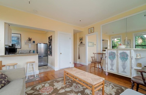 Palm Beach Condo | Pool/Valet/StepsToBeachDine/Provence 1br