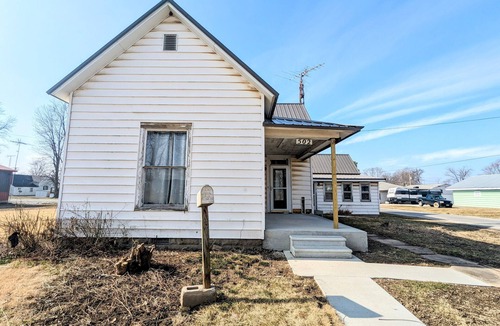 Oblong House | Practical 3 BR House in Oblong, 1 & 1/2 Bathrooms