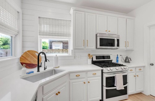 Thompson's Station House | Pristine 4BR w/Fire Pit, Walk to Starbucks & Swig