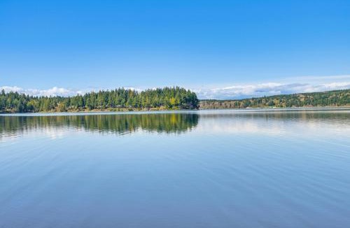 Olympia House | Private Beach, Stunning Views! Home on Oyster Bay!