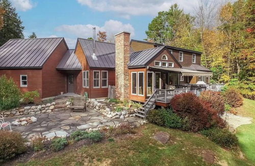 East Haven  Rutland County House | Private Chalet with Custom WFH Space and Hot Tub