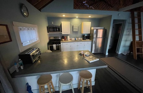 Sheldon Cottage | Private Cottage on Lake Champlain