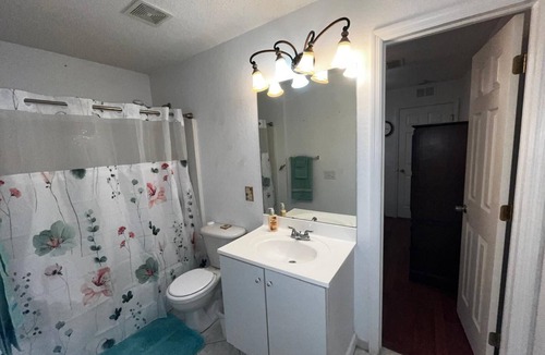 Spring Hill House | Private Entry Cozy Suite w/Ensuite Bath Quiet Parking Long Stay Ready