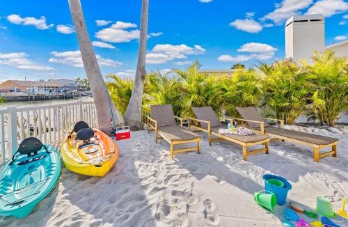 Spring Hill House | Private heated PoolGymGamesSaunaMassage Chair