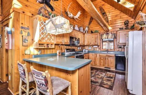 St Germain House | Private, log home on Little Saint Germain Lake with game room and dock!