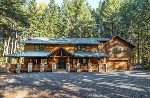 Enumclaw Cabin | Private Luxury Mountain Retreat - Elevated, Refined, Exclusive