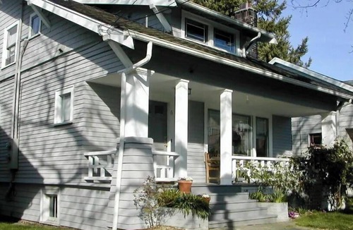 North Queen Anne Apartment | Private retreat on historic Queen Anne Hill
