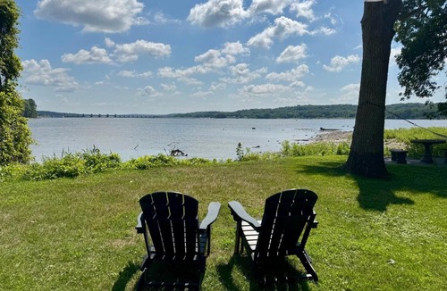 Lynn Center House | Private Riverfront Escape with Hot Tub, Fire Pit & Wildlife Views