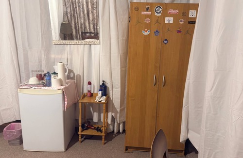 London House | Private Room with Queen Size Bed