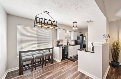Southbelt/Ellington House | Private Yard Oasis: 4BR Home, Sleeps 10