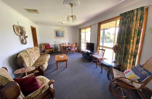 Rutherglen House | Pull Up Stumps