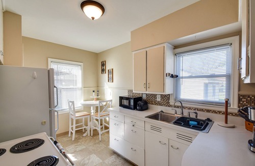 Cedar Rapids House | Quaint Cedar Rapids Home, 4 Mi to Downtown!