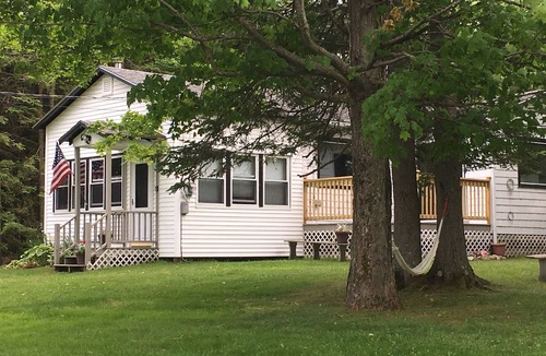 East Charleston Cottage | Quaint Cottage On Echo Lake East Charleston, VT